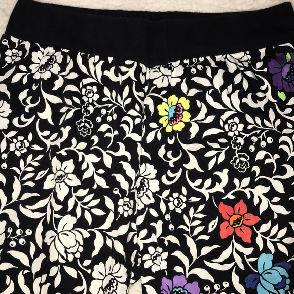 One of a kind Maternity Capri pants - Picture 2 of 9